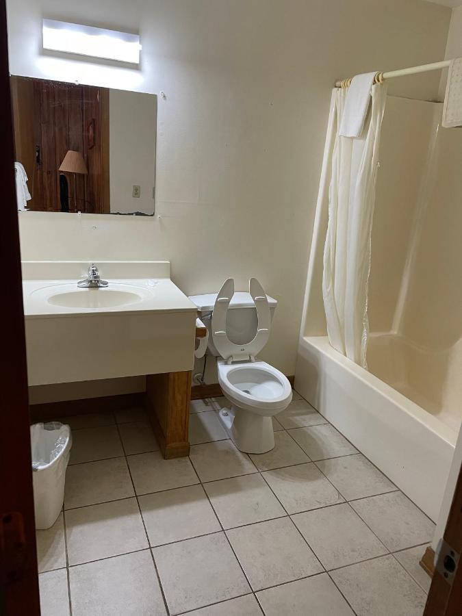 Pine Valley Motel Spruce Pine Εξωτερικό φωτογραφία