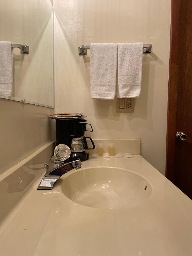 Pine Valley Motel Spruce Pine Εξωτερικό φωτογραφία