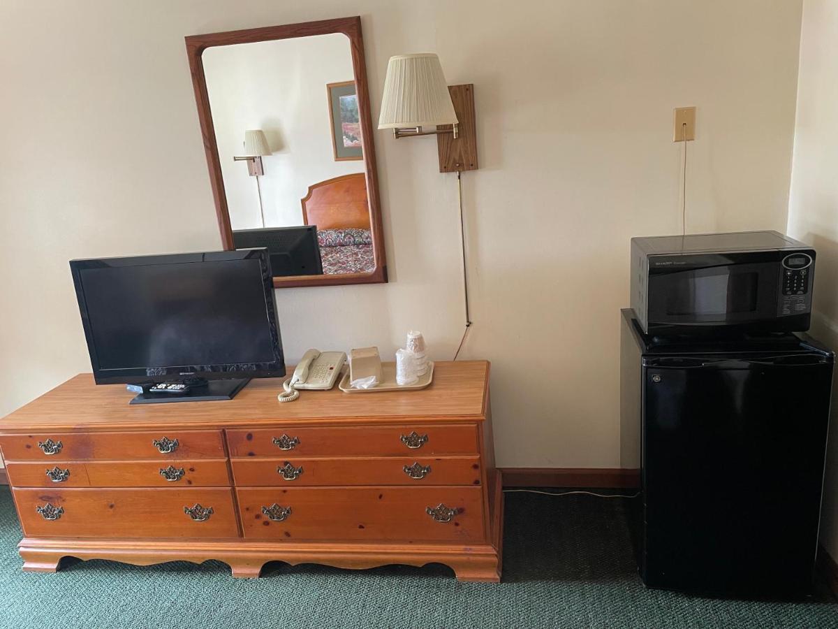 Pine Valley Motel Spruce Pine Εξωτερικό φωτογραφία